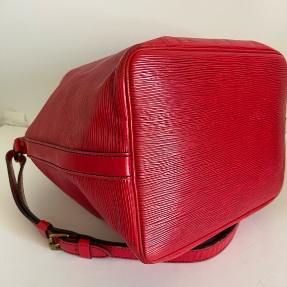 Louis Vuitton PM Noe Shoulder Bag - Picture 8 of 15